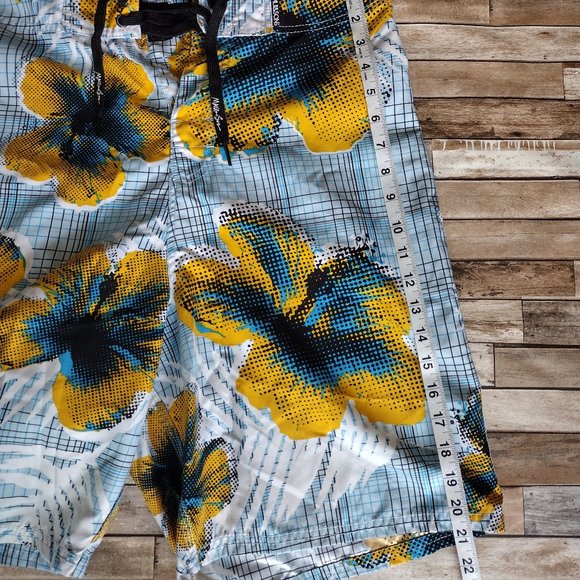 Maui And Sons Board Shorts Mens Size 34 Multicolor Floral Beach Swim Trunks - Picture 11 of 12